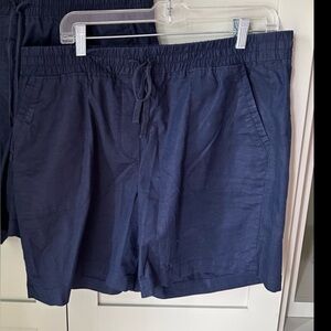 NWOT/EUC TALBOTS Navy Pull-On Drawstring Elastic Waist Shorts SZ L